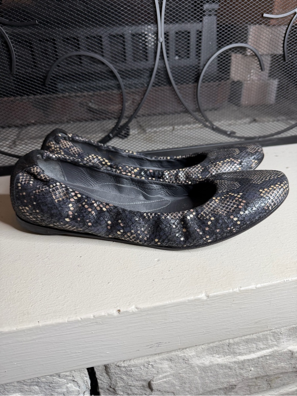 Donald J. Pliner Abram Snakeskin Leather Ballet Flats EUC SZ 7